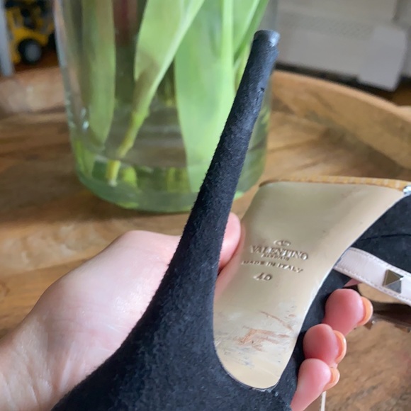 Valentino Garavani peep toe stud high heel size 40 - Picture 3 of 11